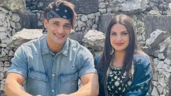 आसिम रियाज के लिए हिमांशी खुराना ने शेयर किया पोस्ट