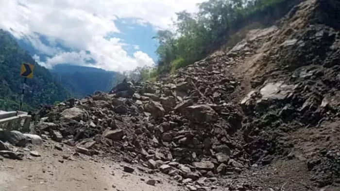Landslide in Himachal: हिमाचल में बरकरार मौसम का कहर (फाइल फोटो)