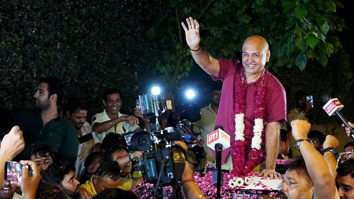 ncr will manish sisodia become deputy cm again aap will seek legal opinion in the matter know what experts say