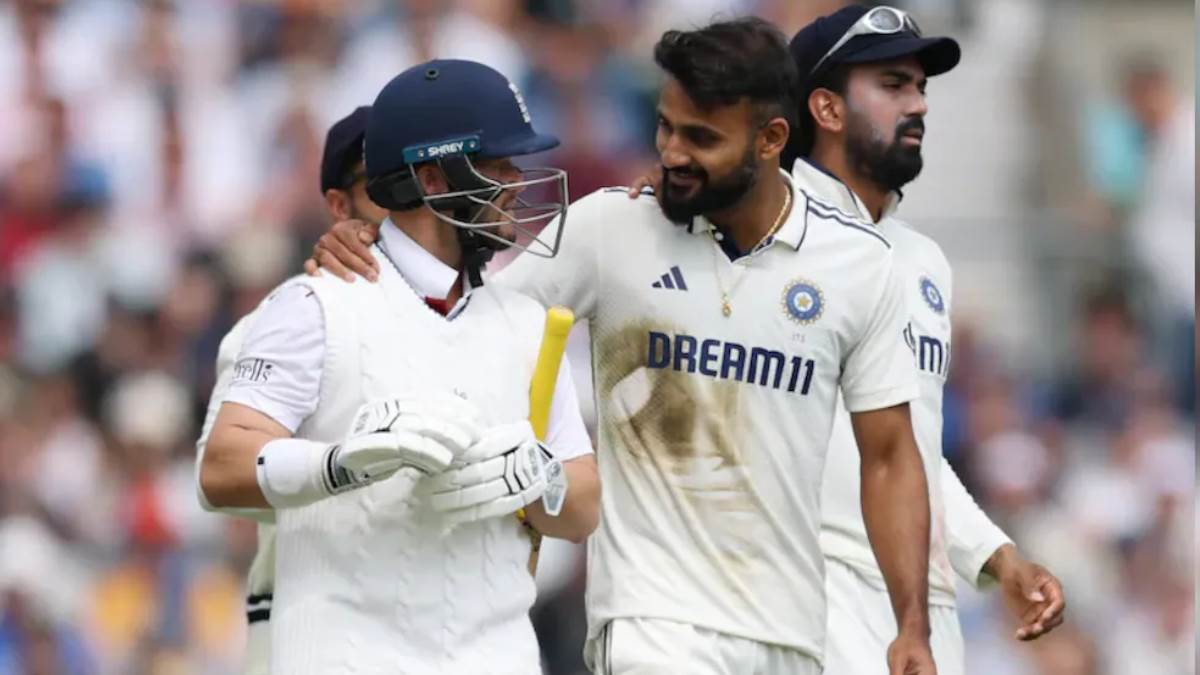 https://www.jagranimages.com/images/newimg/10082025/10_08_2025-akash_deep_ben_duckett_24009173.jpg