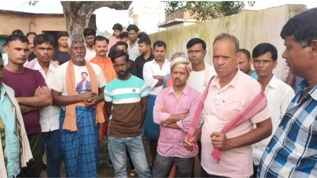 Buxar Accident: कोचस-चौसा मुख्य मार्ग पर ट्रक और टेम्पो की टक्कर में किशोर की मौत, छह घायल