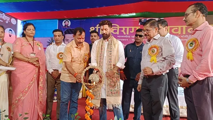 केंद्रीय मंत्री चिराग पासवान हाजीपुर में केंद्रीय विद्यालय के शिलान्यास के दौरान विपक्ष पर बोला हमला। जागरण फोटो