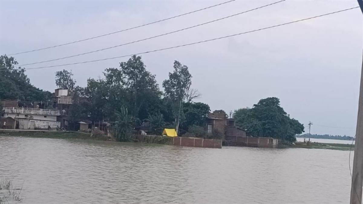 gorakhpur news river levels fluctuate due to nepal rains