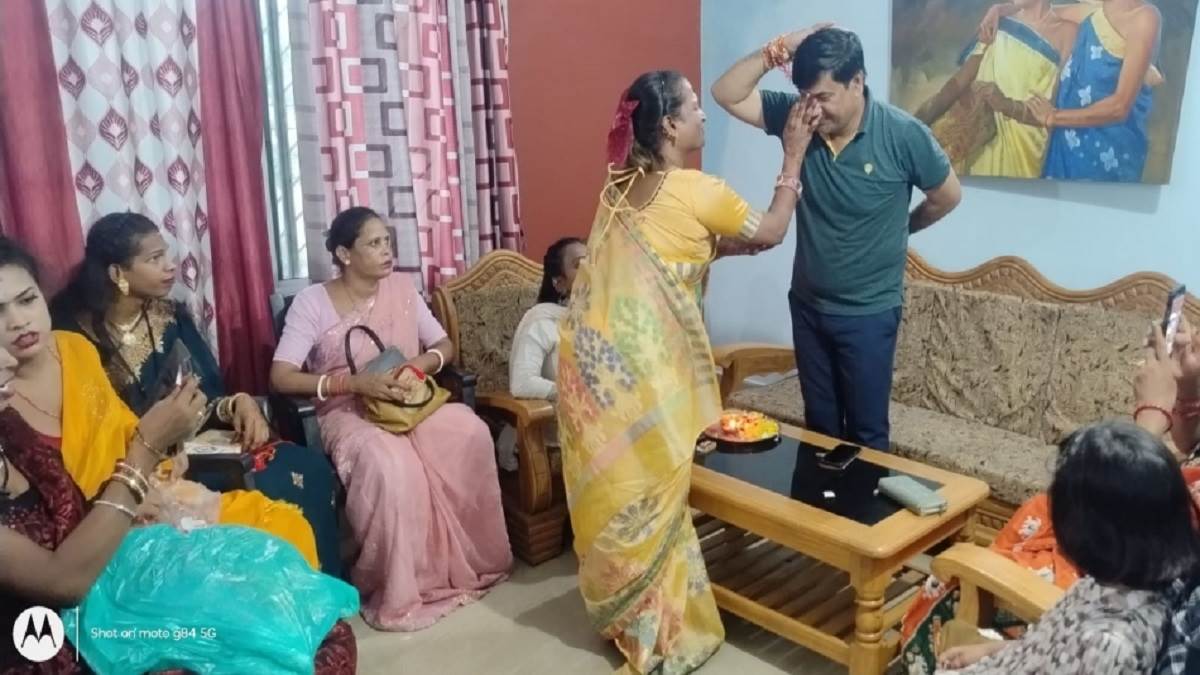 https://www.jagranimages.com/images/newimg/10082025/10_08_2025-garhwa_sdm_24008666.jpg