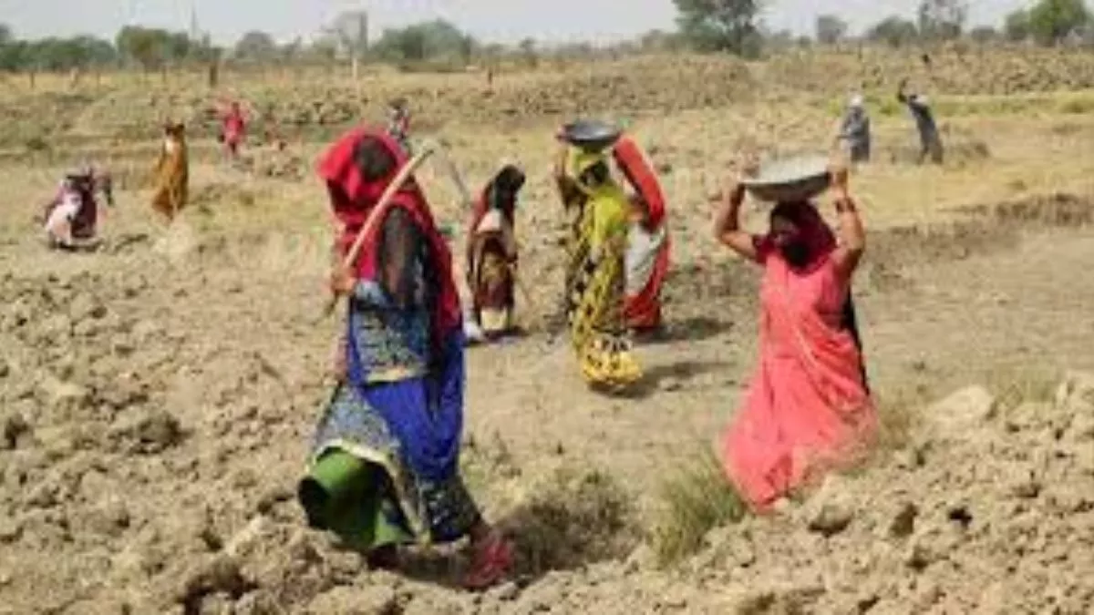 UP MGNREGA Workers: कन्नौज में 22,291 मनरेगा महिला श्रमिकों को एक साल से नहीं मिला काम
