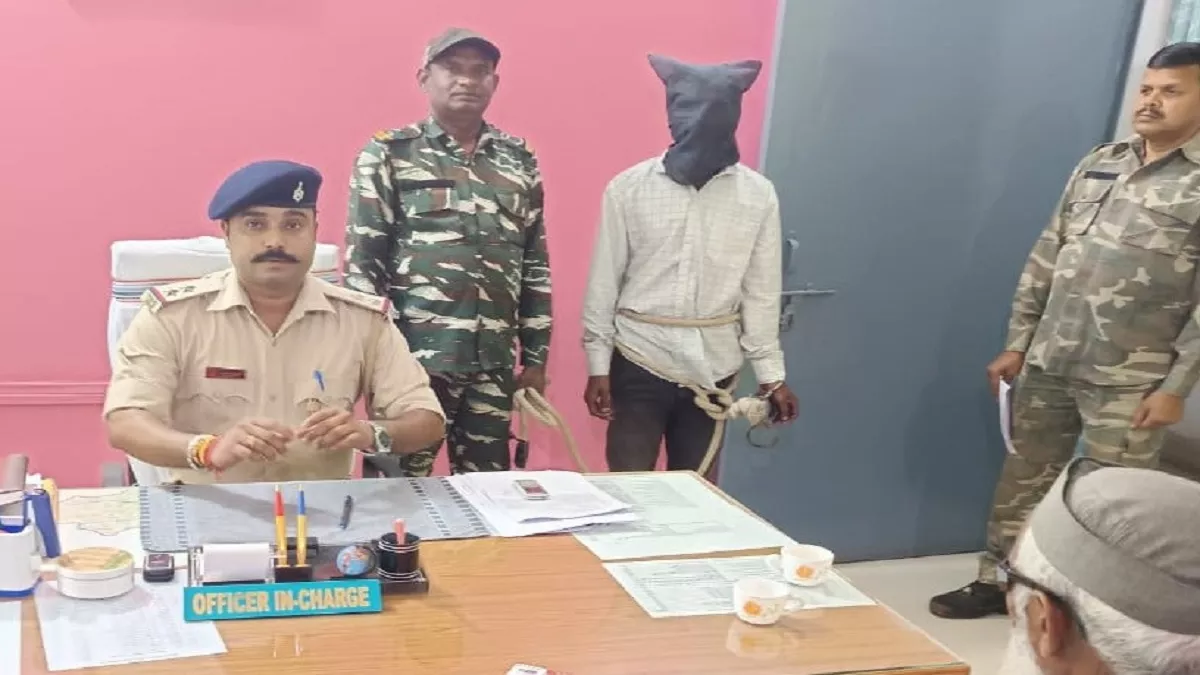 लोहरदगा में पीएलएफआइ का उग्रवादी गिरफ्तार,लेवी के रूप में मांगे थे पांच लाख रुपये