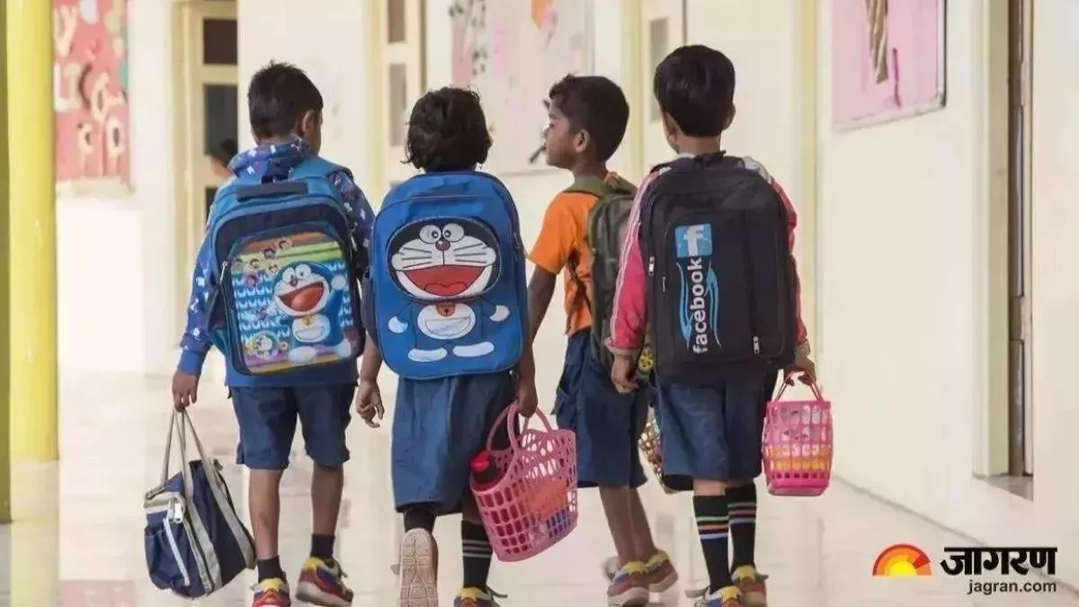 गोरखपुर में दूरी बढ़ने से 66 और परिषदीय स्कूलों का विलय निरस्त, छात्रों की परेशानी के बाद फैसला