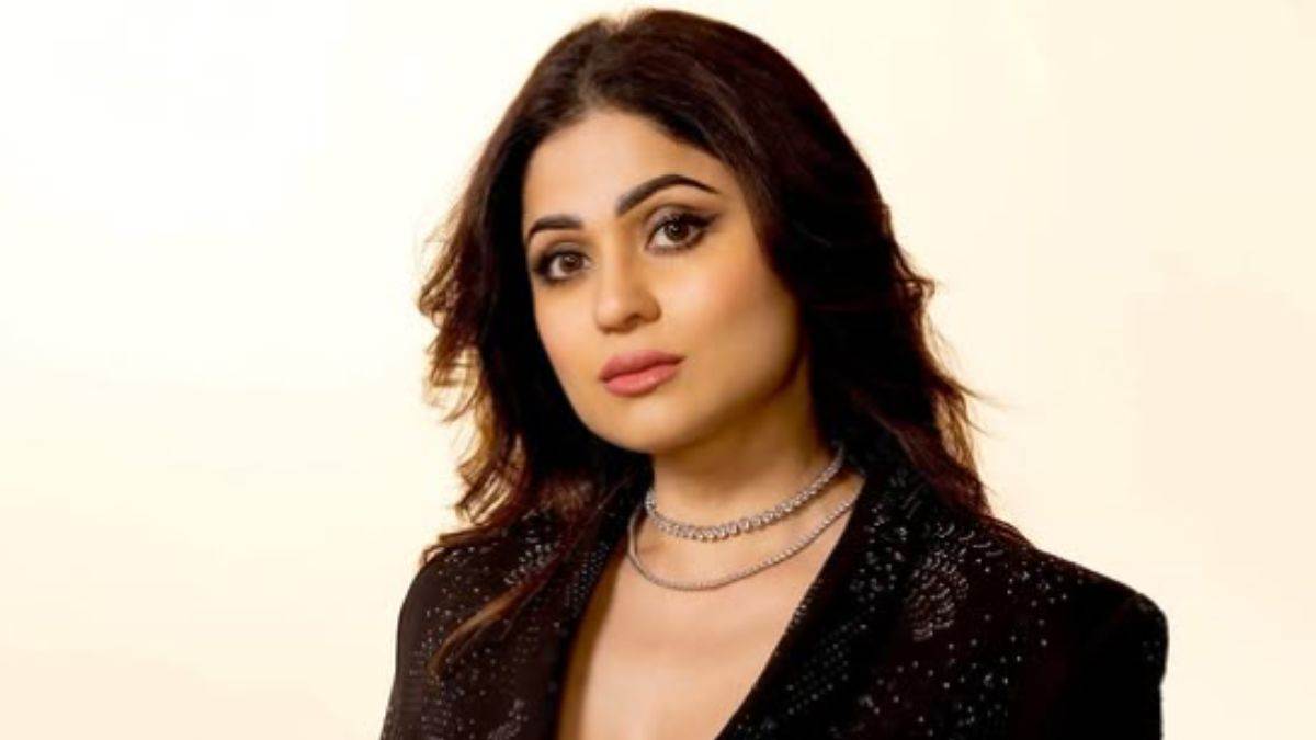 https://www.jagranimages.com/images/newimg/10082025/10_08_2025-shamita_24009088.jpg