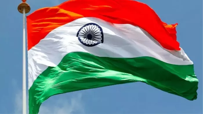 स्वतंत्रता दिवस से पहले बदले जाएंगे दिल्ली के सभी 500 स्थानों के तिरंगे।