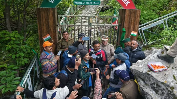 फूलों की घाटी व रुद्रनाथ धाम में रोकी यात्रा. File