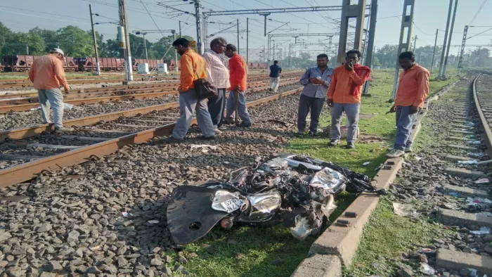 बीना रेलवे जंक्शन के पास एक बड़ा ट्रेन हादसा होते-होते टल गया।