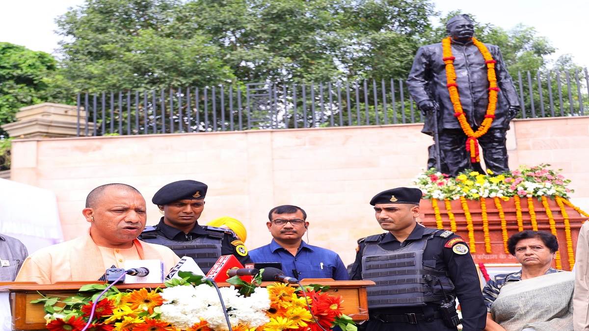 P Pandit Pandit Govind Ballabh Pant: सीएम योगी आदित्यनाथ बोले, पं. गोविंद बल्लभ ...