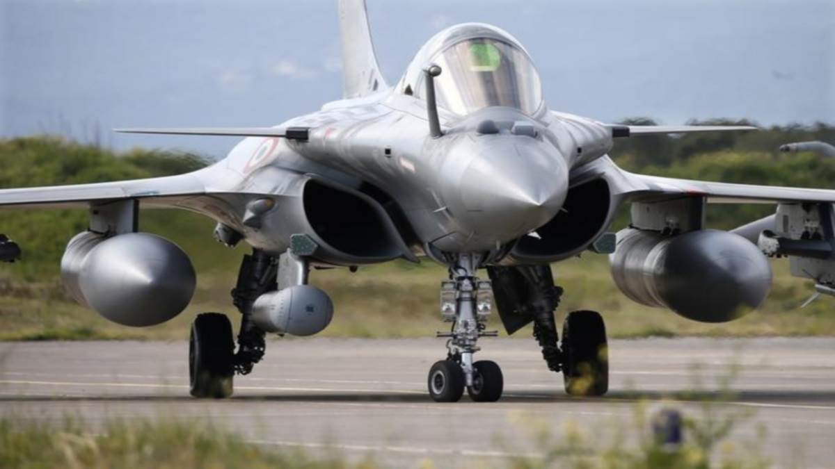 https://www.jagranimages.com/images/newimg/10092022/10_09_2022-indian_rafel_fighter_23057872_102543896.jpg