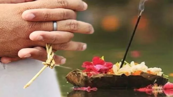 Pitru Paksha 2022: पितृपक्ष में सुख-शांति और समृद्धि के लिए करें यह सब, बना रहेगा पितरों का आशीर्वाद - Pitru Paksha 2022 Do all these for happiness and blessings in Pitru Paksha Meerut News