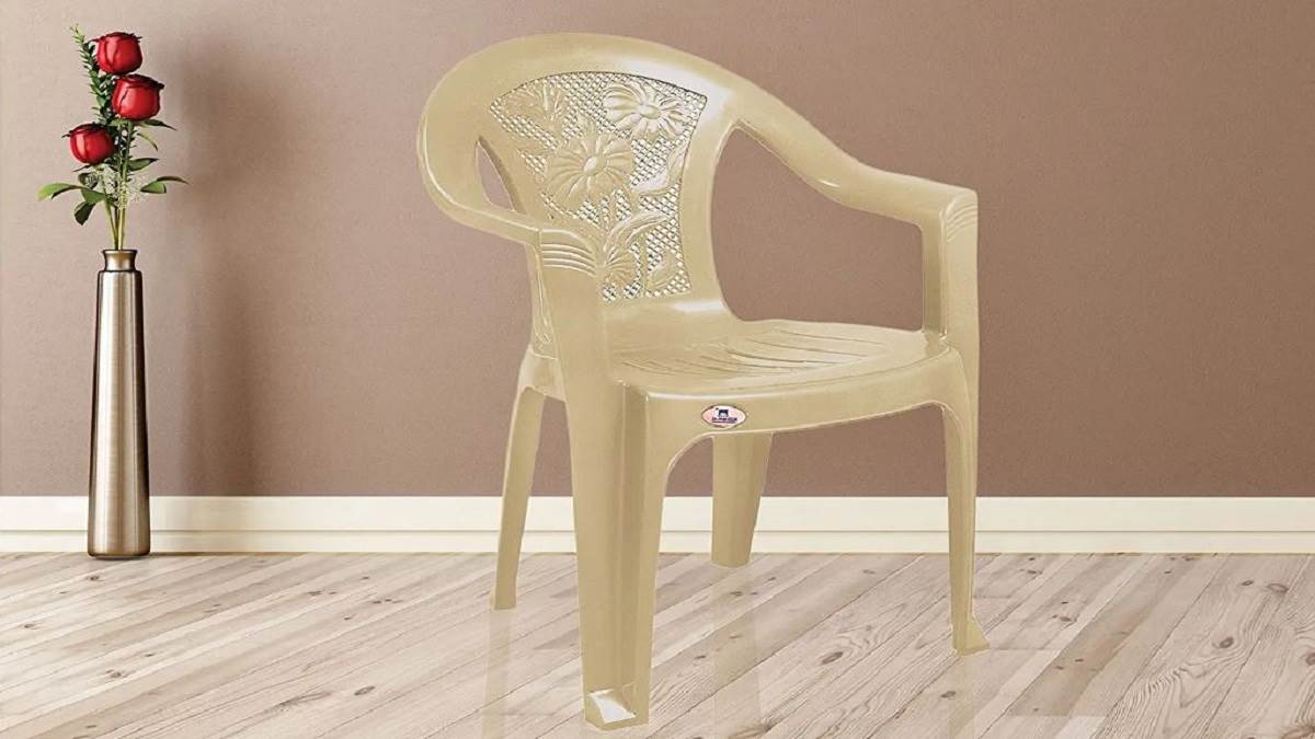 Plastic Chairs For Home: घर हो या ऑफिस, एक्स्ट्रा सिटिंग स्पेस बनाएंगी ये शानदार प्लास्टिक कुर्सियां