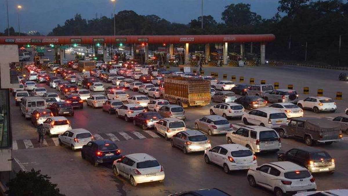 https://www.jagranimages.com/images/newimg/10092022/10_09_2022-toll_tax_rate_hike_23057889.jpg