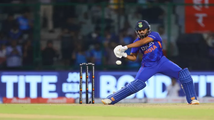 Shreyas Iyer: श्रेयस अय्यर पाकिस्तान के खिलाफ मैच नहीं खेल रहे हैं।
