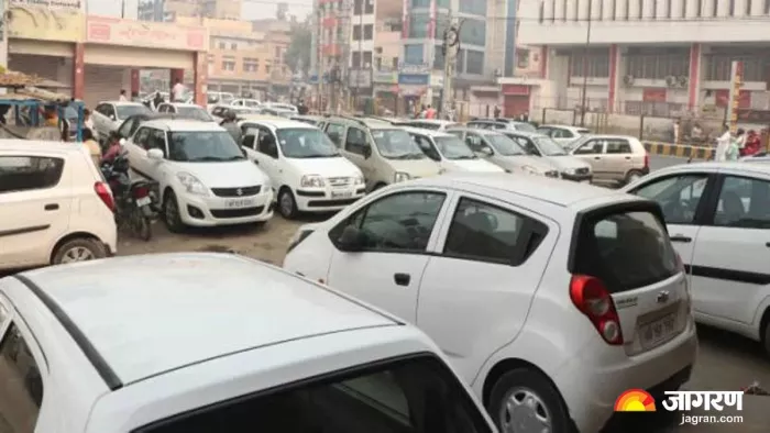 चारधाम यात्रा मार्ग के कंडीसौड़ छाम में पार्किंग की नहीं व्यवस्था