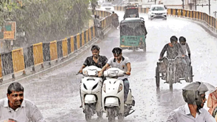 Weather Update: मेरठ में इस बार भादो की पहली अच्छी बरसात देखने को मिली