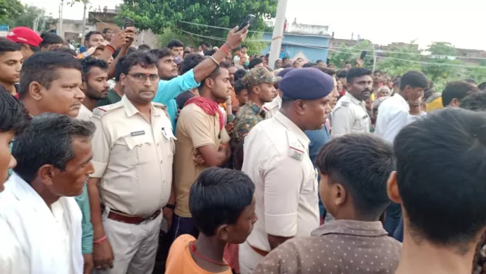 भोजपुर में सनकी पति ने पत्नी और दो बच्चों की खंती घोंपकर की हत्या। (जागरण फोटो)