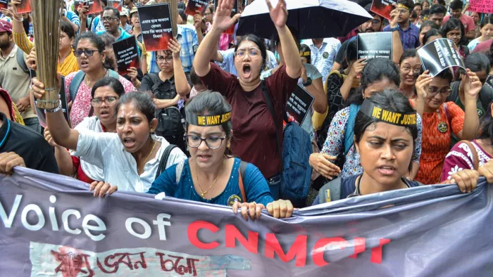 कोलकाता मामले में डॉक्टरों का प्रदर्शन जारी (फोटो- ANI)