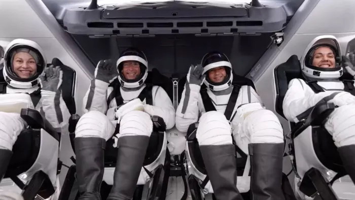 Polaris Dawn Mission: स्पेसएक्स ने चार निजी लोगों को अंतरिक्ष में भेजा। (फोटो-SpaceX )