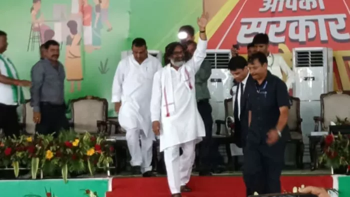 रुपयों की बदौलत सरकार बनाने वालों को सबक सिखाना जरुरी: हेमंत सोरेन।