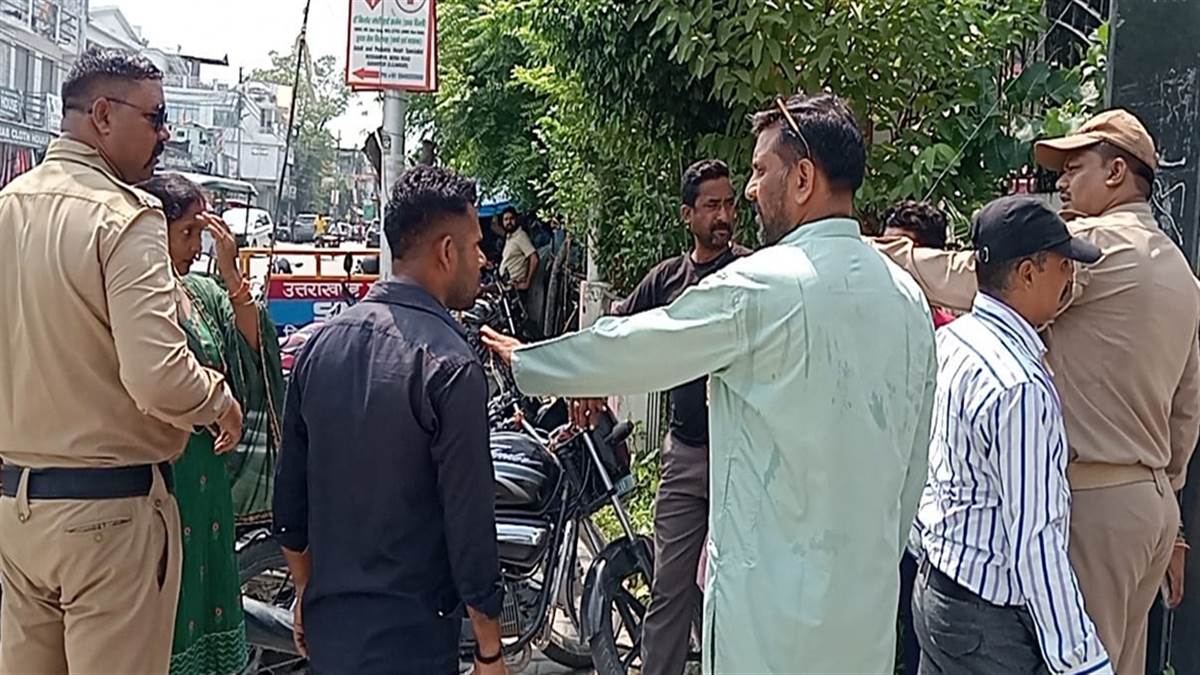 https://www.jagranimages.com/images/newimg/10092025/10_09_2025-10bjp_8_10092025_226.jpg