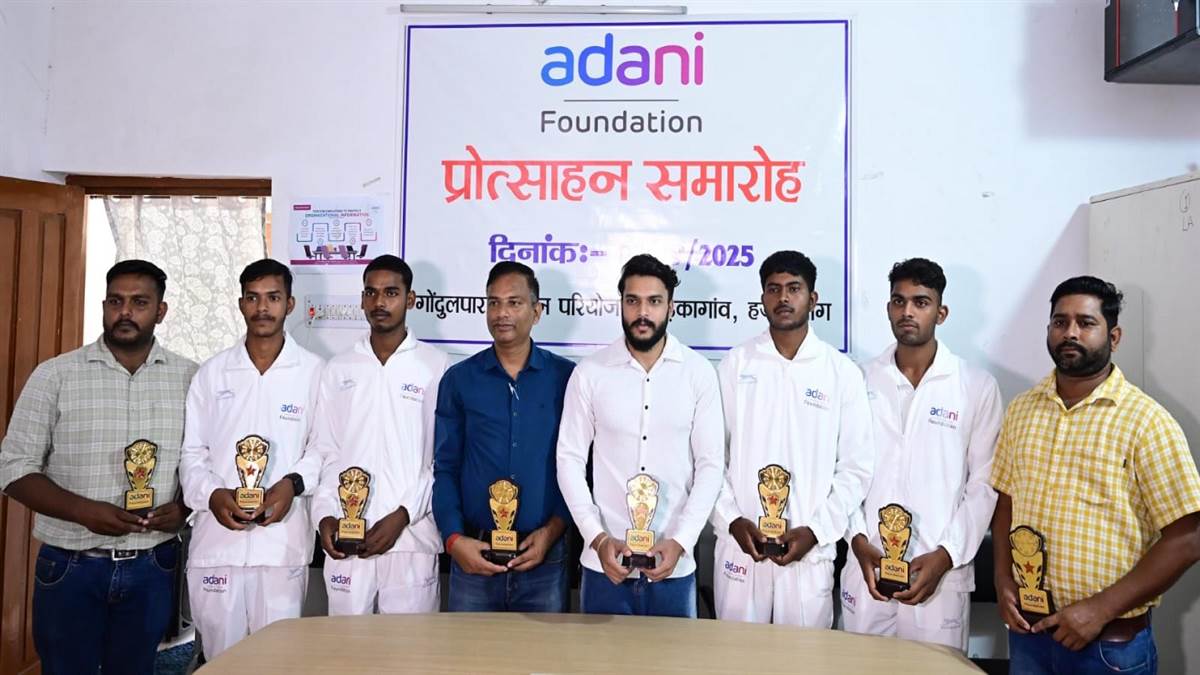 https://www.jagranimages.com/images/newimg/10092025/10_09_2025-adani_24041660.jpg