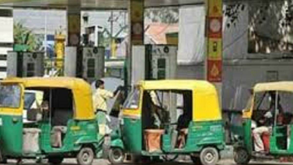 https://www.jagranimages.com/images/newimg/10092025/10_09_2025-cng_pump_24042417_1781616.jpg