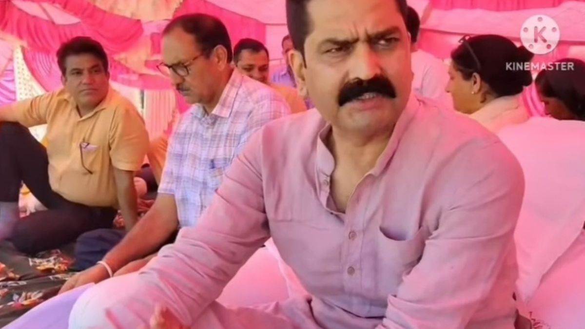 https://www.jagranimages.com/images/newimg/10092025/10_09_2025-congress_mla_hunger_strike_24042089.jpg