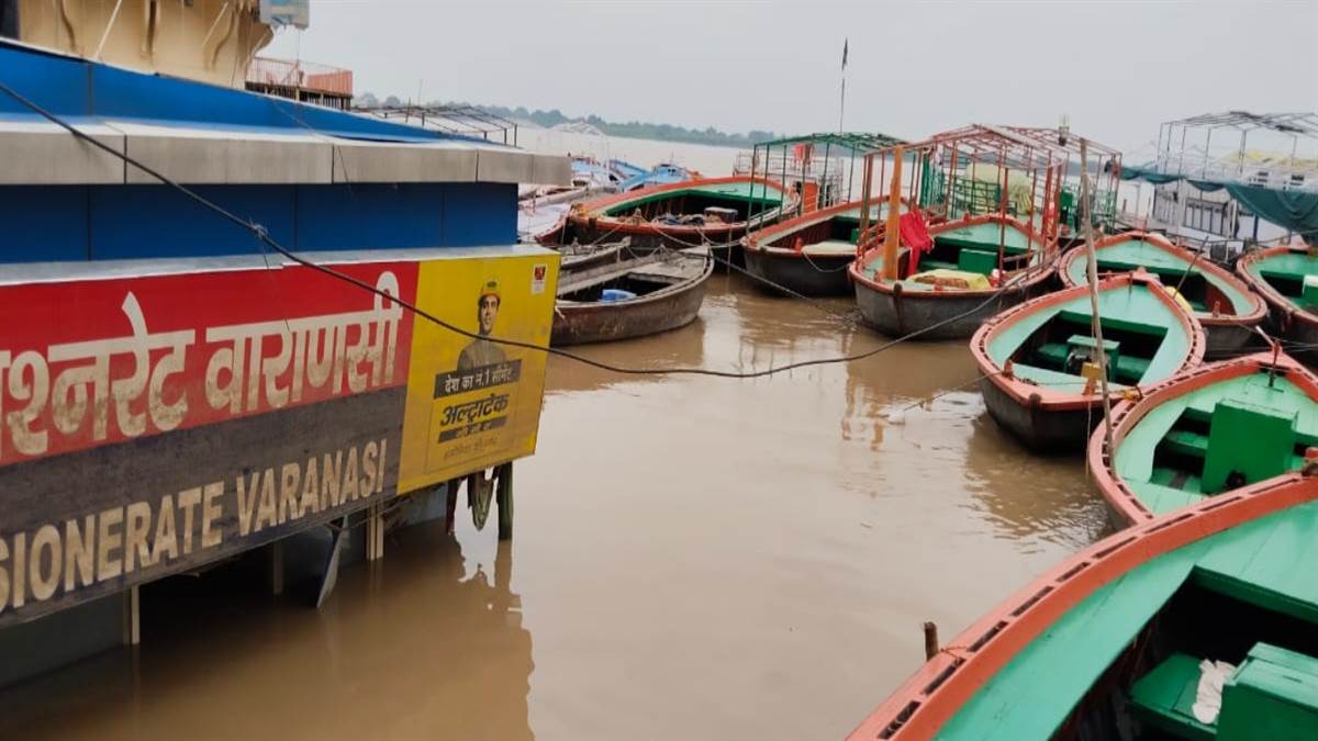https://www.jagranimages.com/images/newimg/10092025/10_09_2025-flood_24042138.jpg