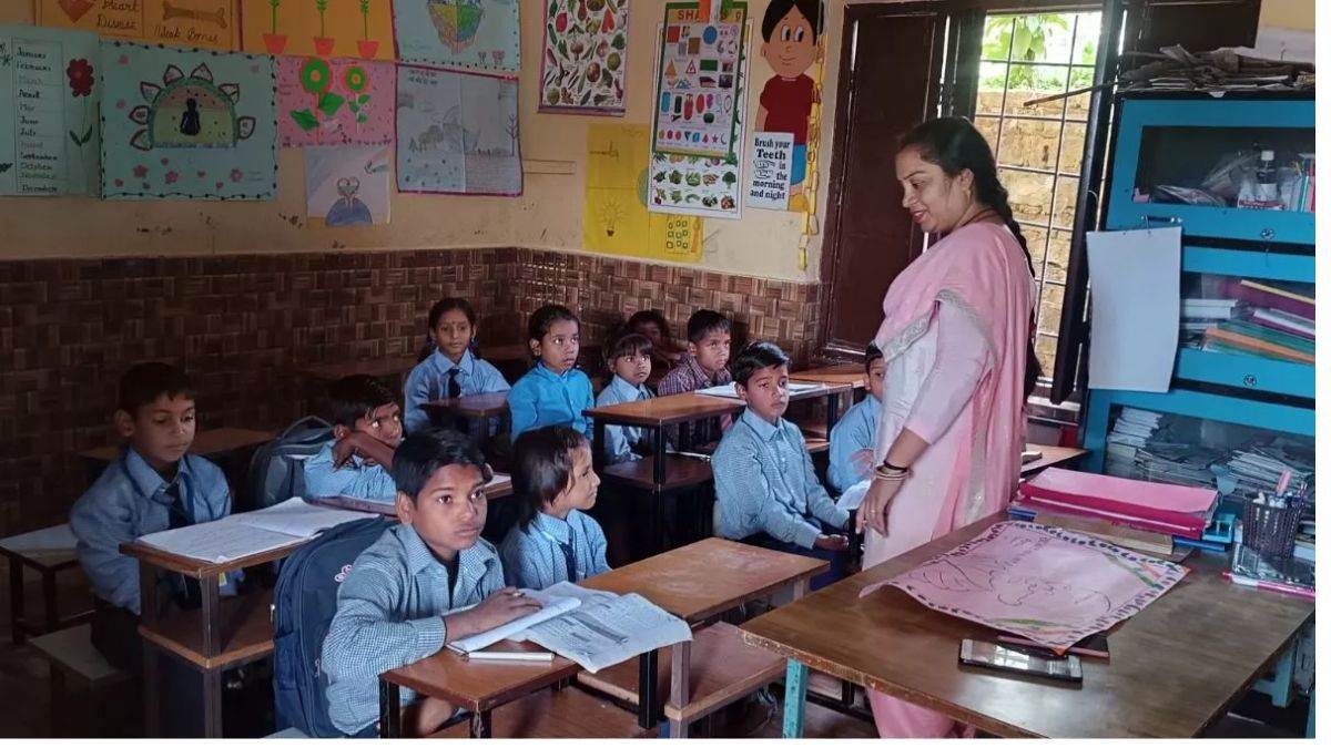 https://www.jagranimages.com/images/newimg/10092025/10_09_2025-himachal_school__2_24041852.jpg