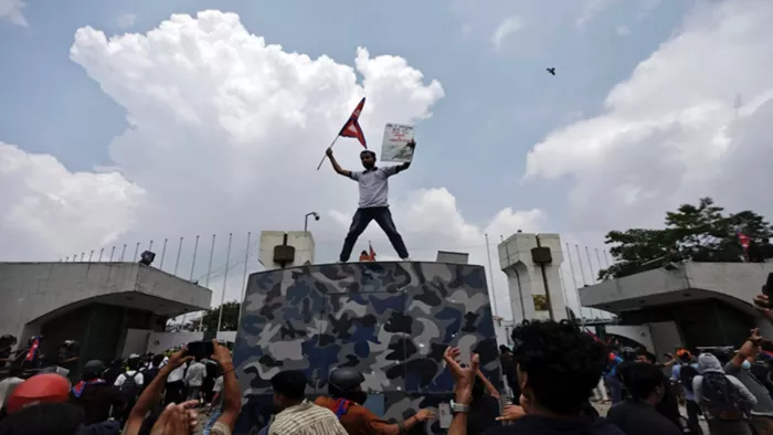 नेपाल में हिंसा-भारत में अलर्ट... भारतीय सीमा तक पहुंचे Gen-Z आंदोलनकारियों को जवानों ने खदेड़ा