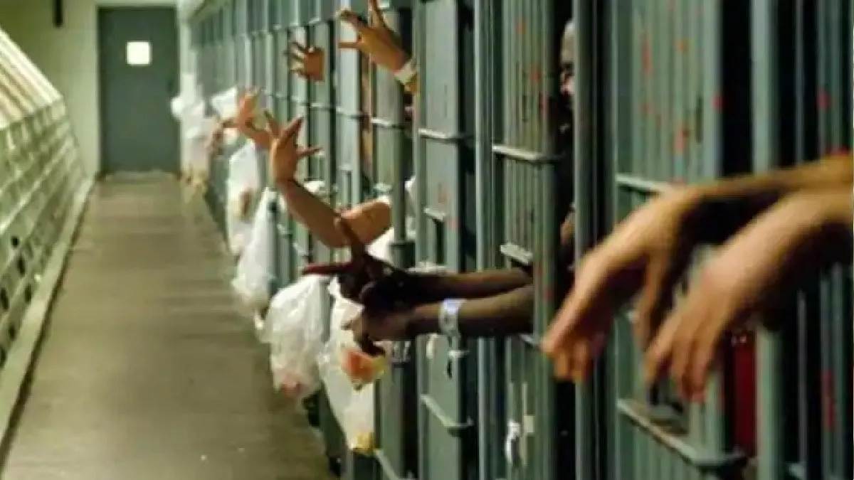 https://www.jagranimages.com/images/newimg/10092025/10_09_2025-jail_break_24042736.jpg