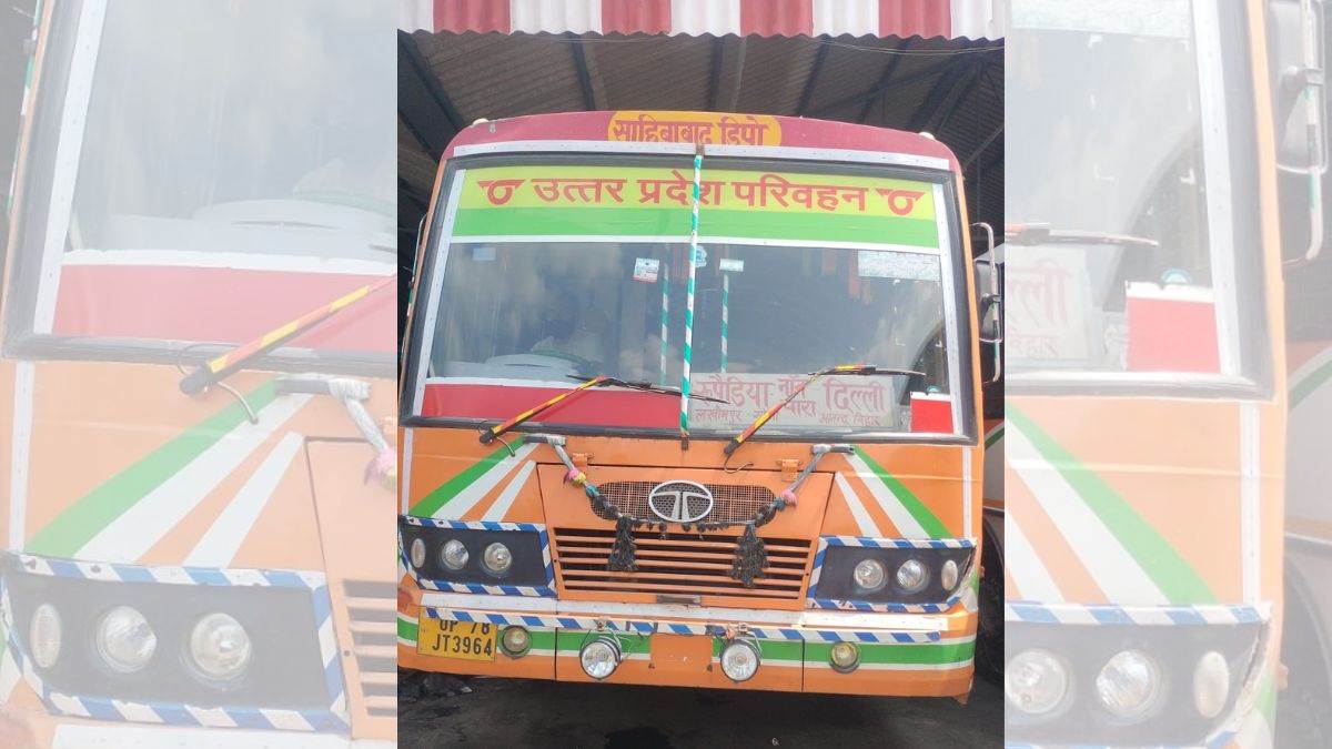 https://www.jagranimages.com/images/newimg/10092025/10_09_2025-kadhmandu_nepal_bus_24042281.jpg