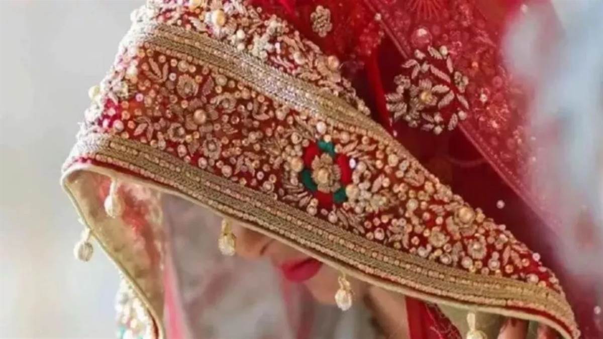 https://www.jagranimages.com/images/newimg/10092025/10_09_2025-looteri_dulhan_1_24042742.jpg