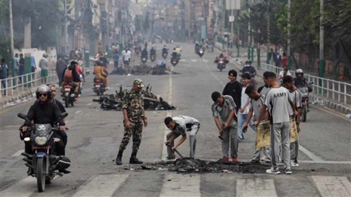 https://www.jagranimages.com/images/newimg/10092025/10_09_2025-nepal_2_24041851.jpg