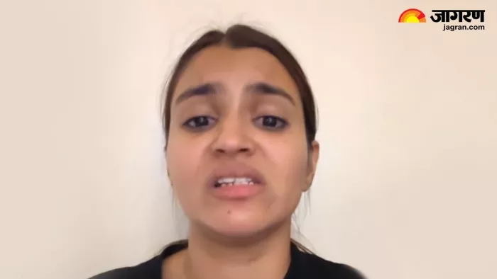 उपासना गिल नाम की इस महिला ने दावा किया है कि प्रदर्शनकारियों ने उस होटल में आग लगा दी।