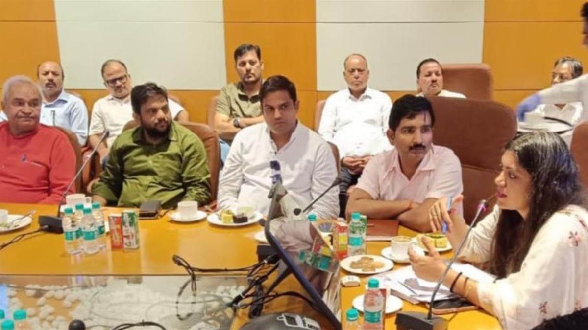 https://www.jagranimages.com/images/newimg/10092025/10_09_2025-noida_news_update_84_24041767.jpg