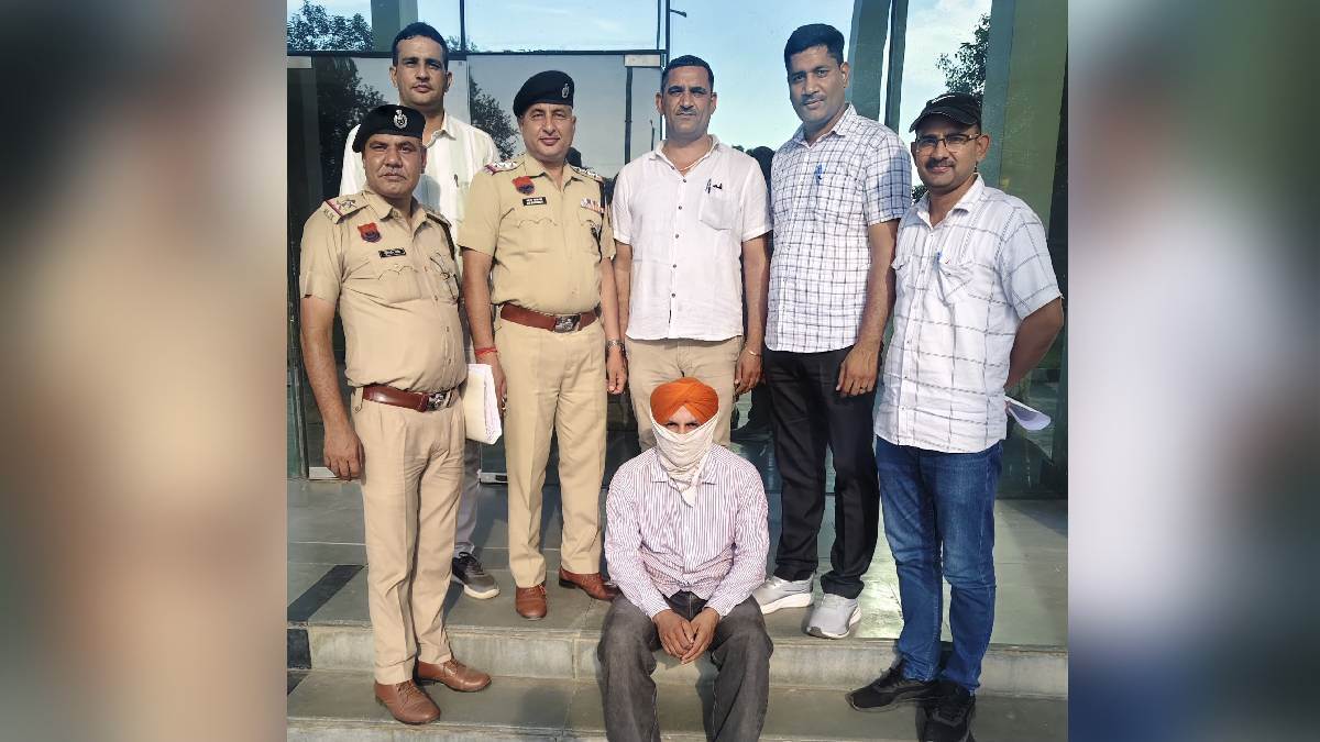 https://www.jagranimages.com/images/newimg/10092025/10_09_2025-police_2_24042328.jpg