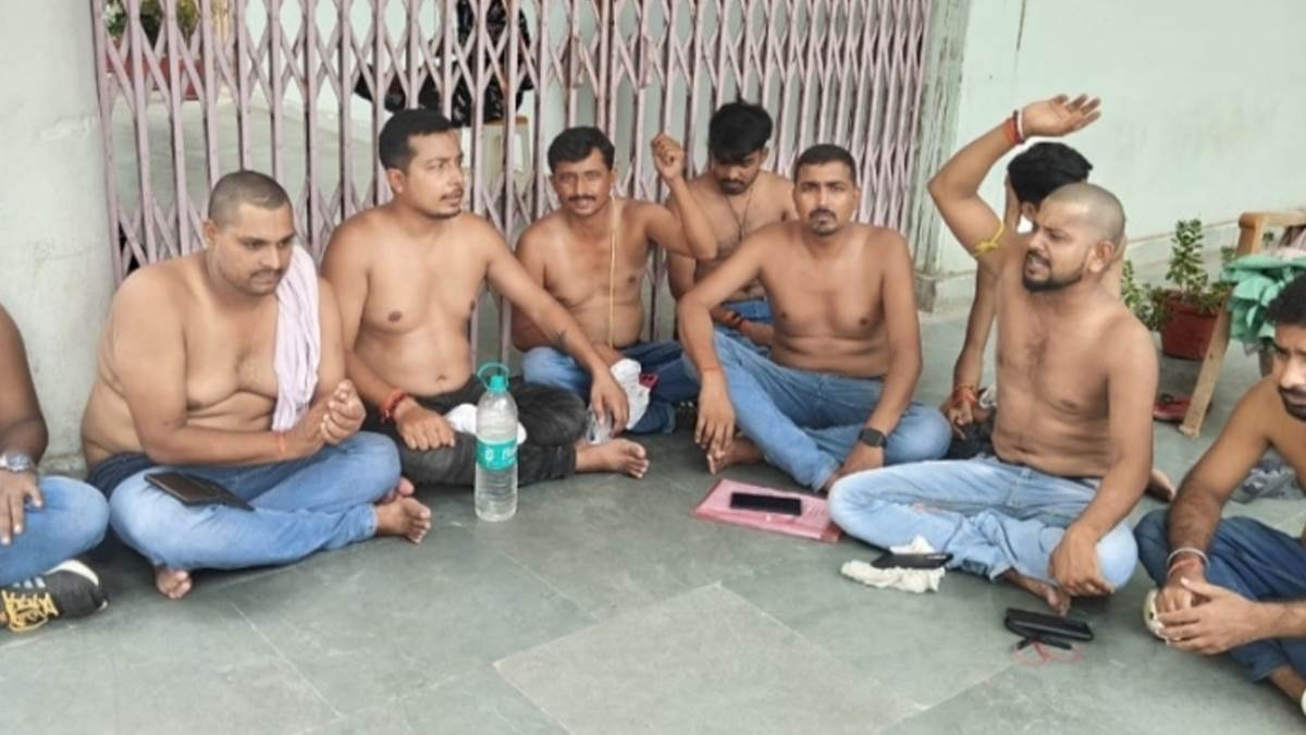 https://www.jagranimages.com/images/newimg/10092025/10_09_2025-protest_24042400.jpg