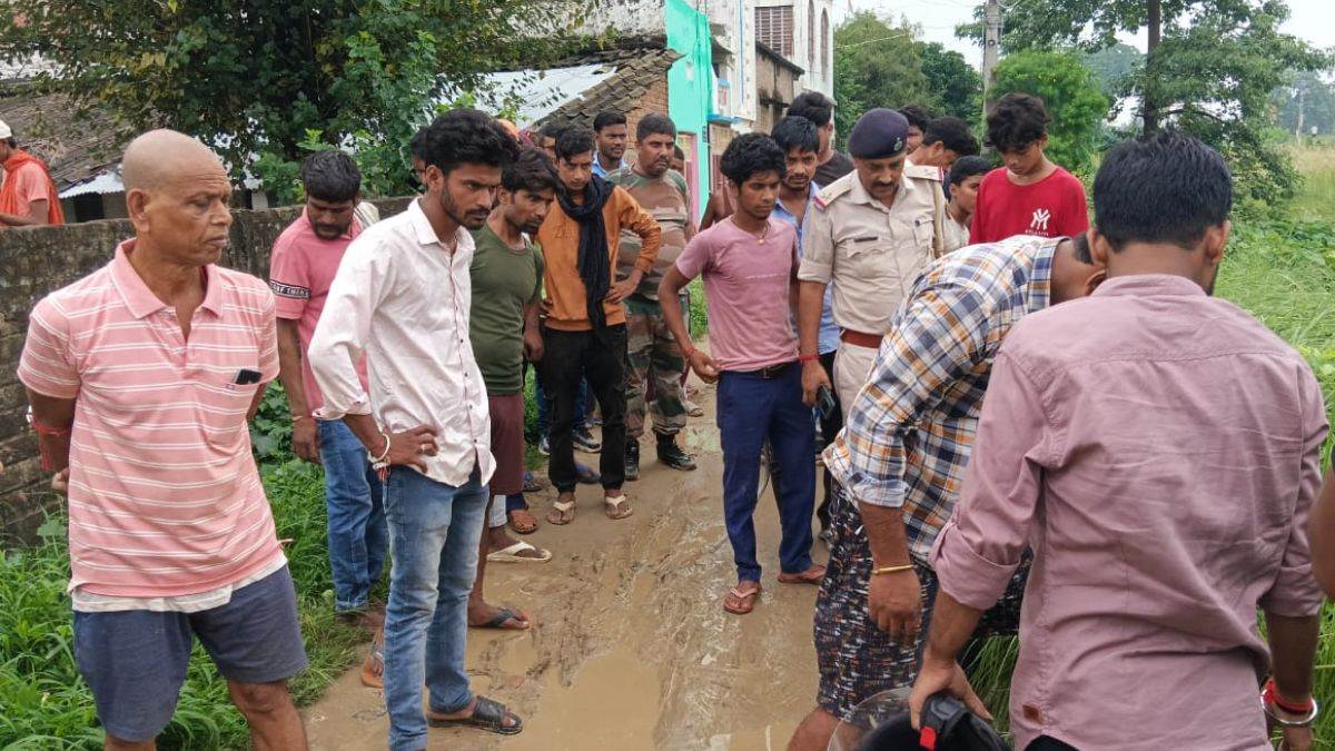 https://www.jagranimages.com/images/newimg/10092025/10_09_2025-sitamarhi_firing_news_24042110.jpg