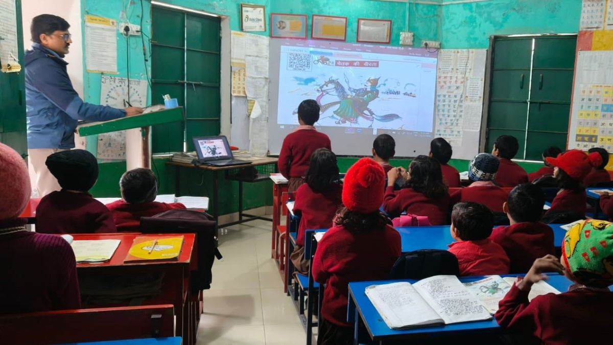 https://www.jagranimages.com/images/newimg/10092025/10_09_2025-smart-school_up_24042628_194324571.jpg