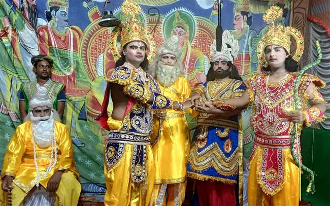 https://www.jagranimages.com/images/newimg/10102021/10_10_2021-ramlila_22100720.jpg