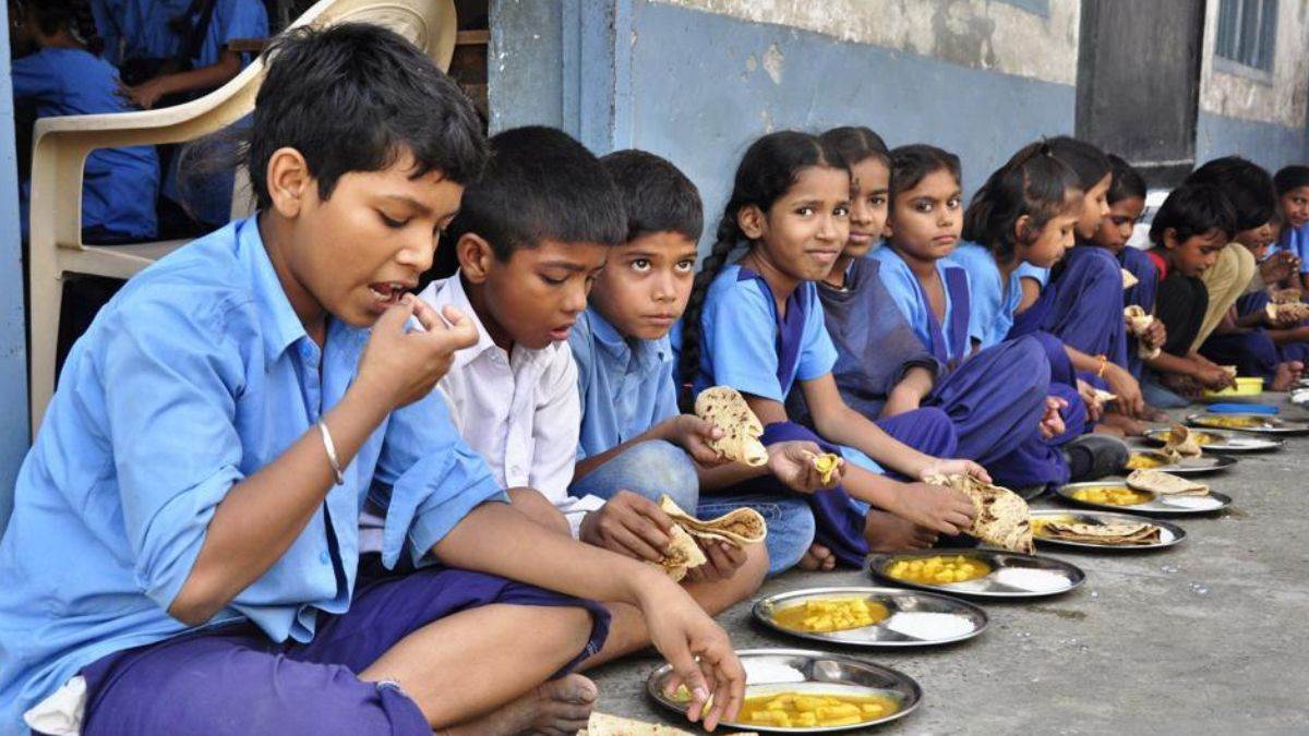 MidDay Meal मिड डे मील होगा अधिक पोषक, कुकिंग कास्ट में 9.6 वृद्धि