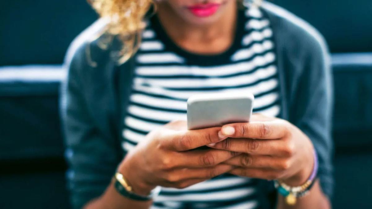 world mental health day mobile phone is making people increasingly vulnerable to nomophobia 22 percent of the people of dhanbad are its victims