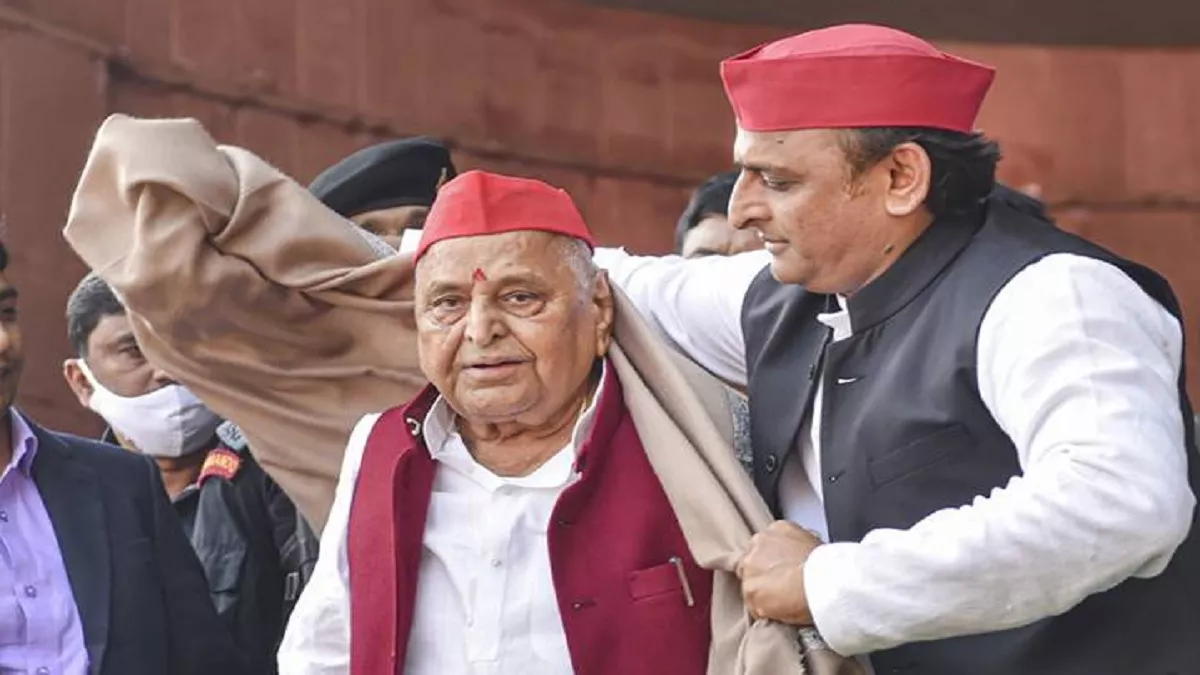 Mulayam Singh Yadav: कहानी धरतीपुत्र मुलायम सिंह यादव की, पिता बनाने चाहते थे पहलवान लेकिन बने मुख्यमंत्री