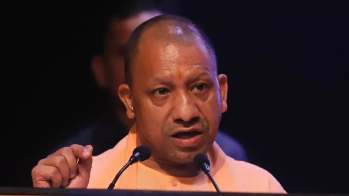 छह लाख नौकरियां दी, एक करोड़ को देंगे रोजगार: योगी।