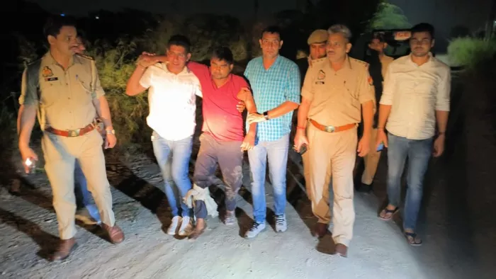 नोएडा में महिला पर जानलेवा हमला करने वाला युवक मुठभेड़ में घायल
